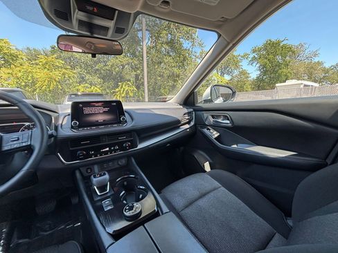 Used 2025 Nissan Rogue SV AWD/4WD image 37