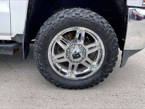 Used 2018 Chevrolet Silverado 3500 W/T AWD/4WD image 11