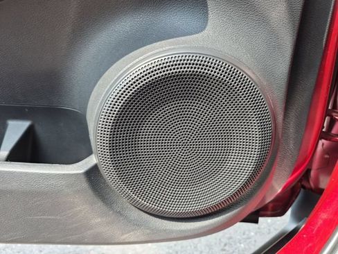 Used 2019 Nissan Kicks FWD image 24
