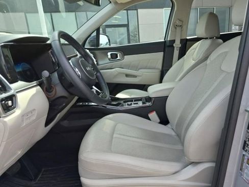 Used 2023 Kia Sorento SX AWD/4WD image 5
