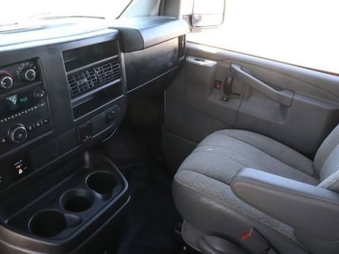 Used 2017 GMC Savana 2500 image 12