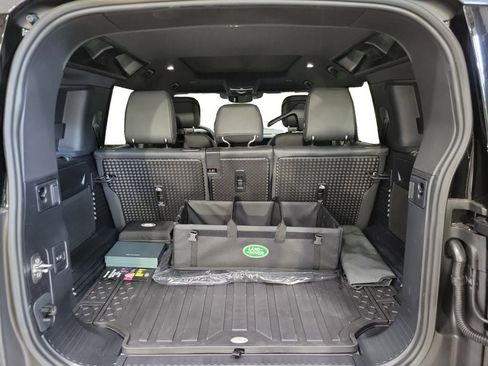 New 2025 Land Rover Defender 110 S image 27