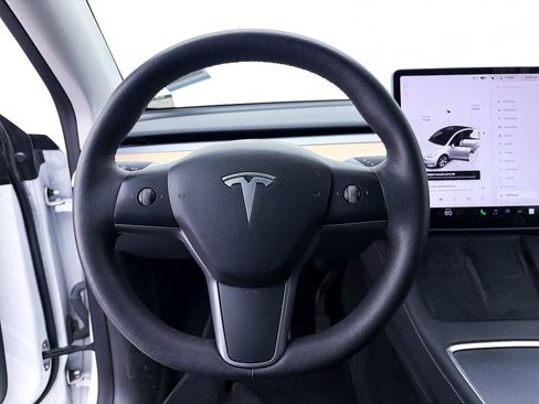 Used 2023 Tesla Model Y Long Range AWD/4WD image 28