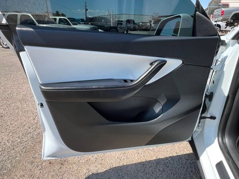 Used 2020 Tesla Model Y Long Range AWD/4WD image 10