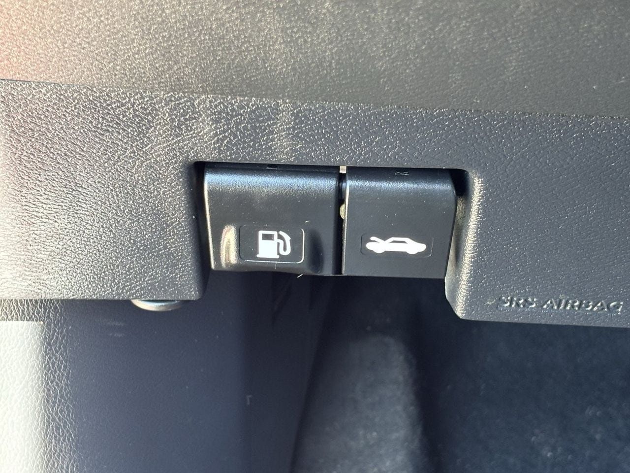 Used 2020 Nissan Kicks SR FWD image 29