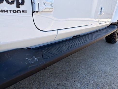 New 2025 Jeep Gladiator Sport image 14