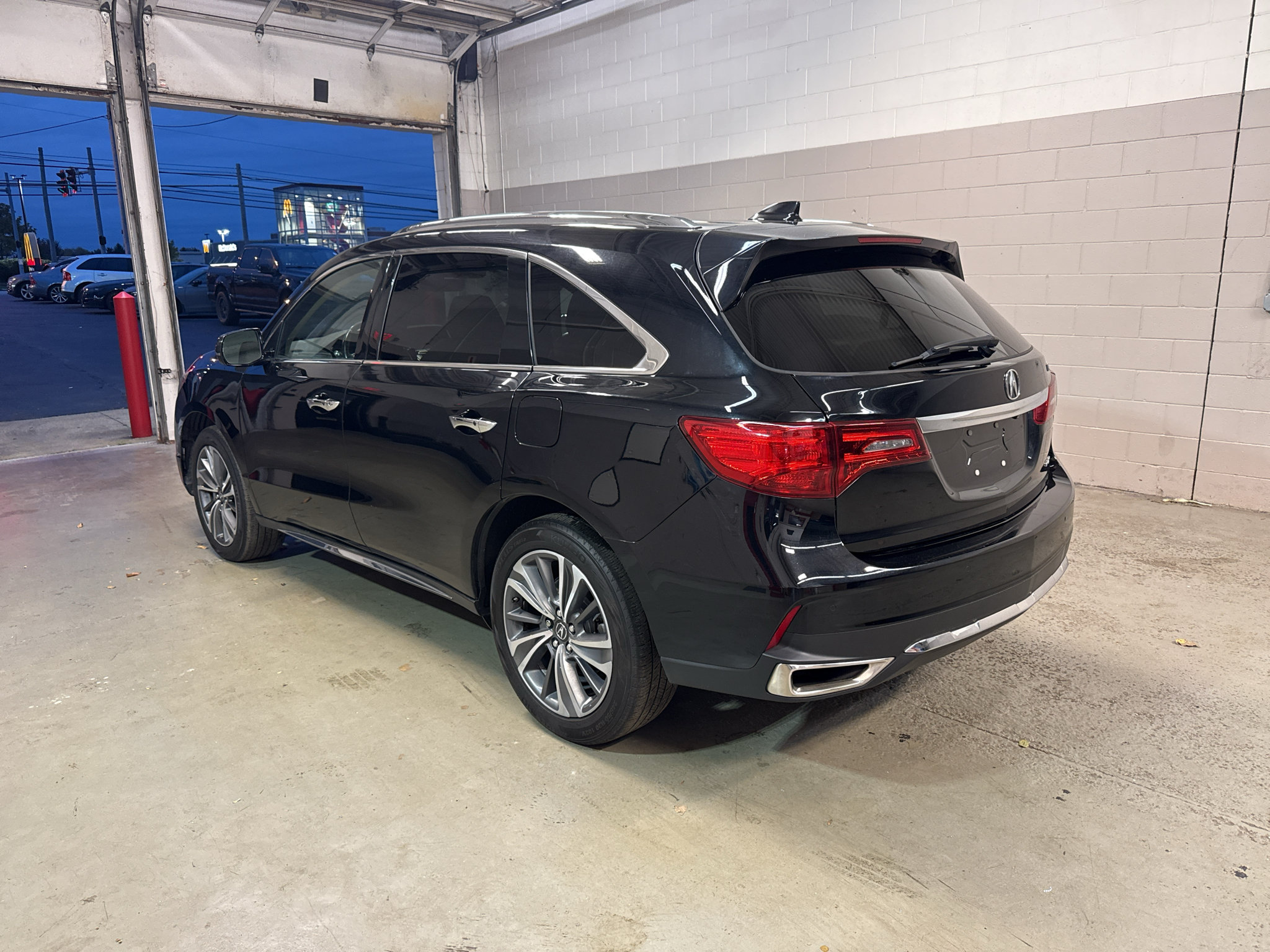 Used 2019 Acura MDX w/ Technology Package AWD/4WD image 5