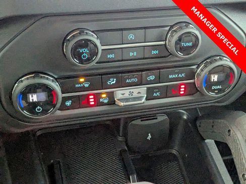 New 2025 Ford Bronco Badlands image 24