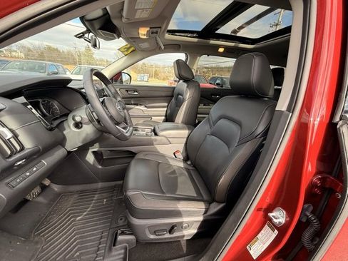 Certified 2023 Nissan Pathfinder SL w/ SL Premium Package image 14