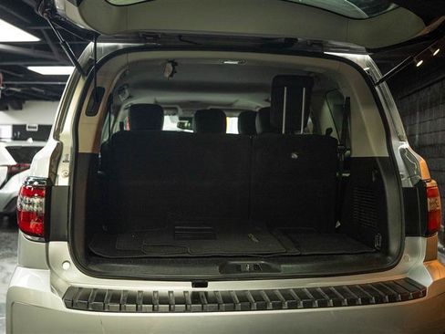 Used 2024 Nissan Armada SL AWD/4WD image 7