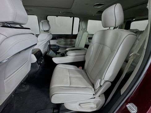 Used 2022 Jeep Grand Wagoneer Series II w/ Convenience Group III AWD/4WD image 26