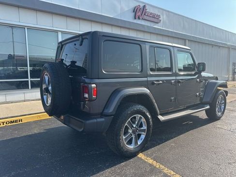 Used 2021 Jeep Wrangler Unlimited Sahara w/ Cold Weather Group image 9