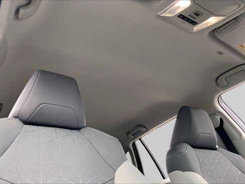 Used 2025 Toyota RAV4 XLE FWD image 14