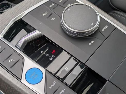 Certified 2025 BMW i4 xDrive40i image 12