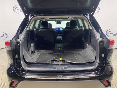 Used 2022 Toyota Highlander Platinum image 6