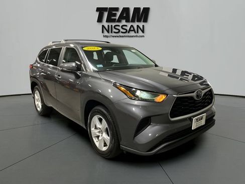 Used 2023 Toyota Highlander L FWD image 1
