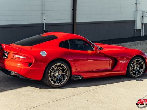 Used 2013 SRT Viper SRT-10 w/ Track Pkg RWD image 10