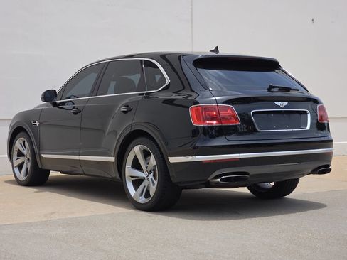 Used 2018 Bentley Bentayga AWD/4WD image 3
