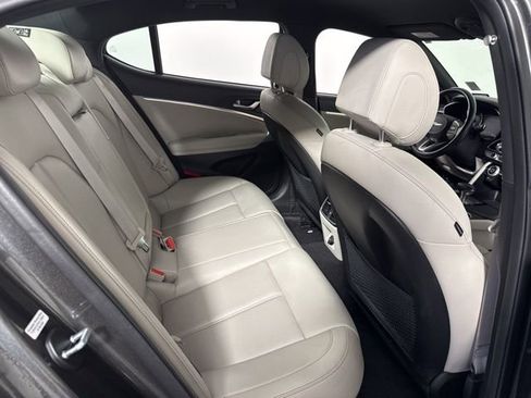 Used 2023 Genesis G70 2.0T image 19