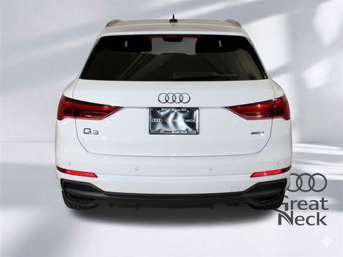 Used 2024 Audi Q3 2.0T Premium Plus image 23