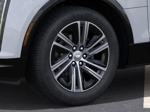 New 2026 Cadillac Lyriq Luxury image 9