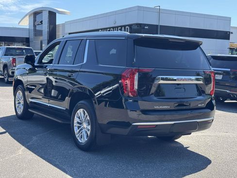 Used 2024 GMC Yukon SLT w/ SLT Luxury Package AWD/4WD image 5