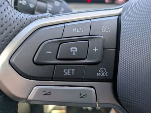 New 2026 Volkswagen Tiguan SE R-Line image 26