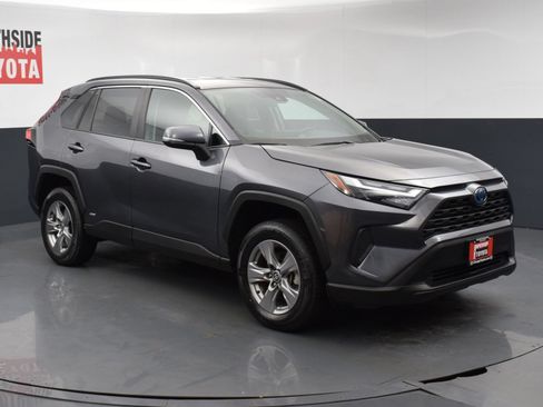 Used 2024 Toyota RAV4 LE AWD/4WD image 6