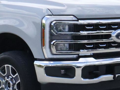 Used 2026 Ford F250 Lariat AWD/4WD image 7
