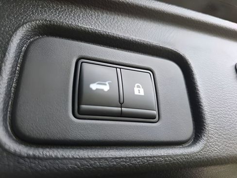 Used 2025 Nissan Pathfinder Rock Creek AWD/4WD image 7