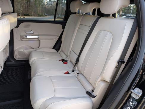 Used 2026 Mercedes-Benz GLB 250 image 32