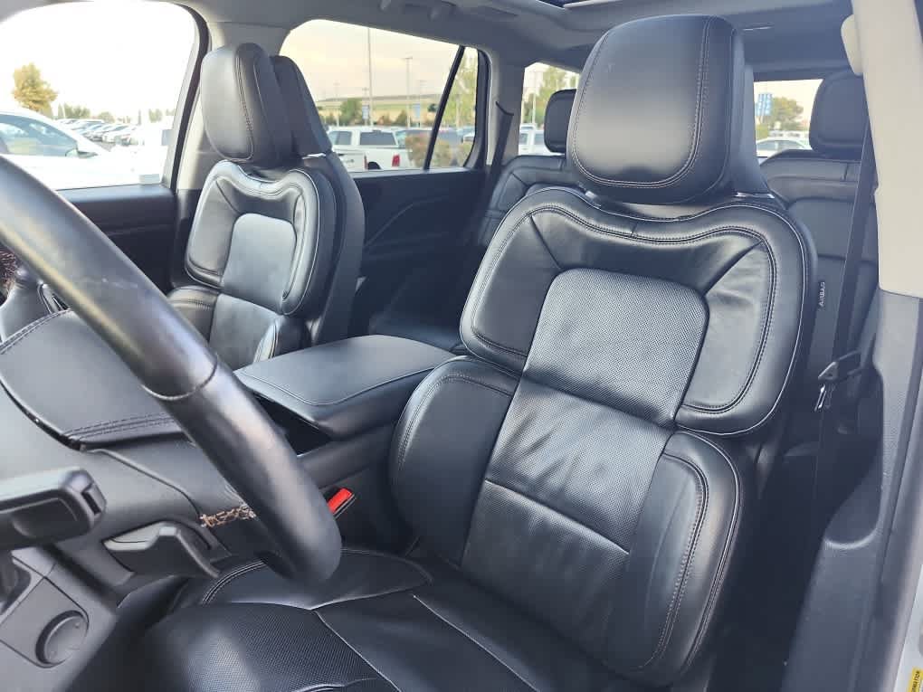 Used 2025 Lincoln Aviator Reserve w/ Equipment Group 201A AWD/4WD image 16
