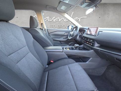 Used 2025 Nissan Rogue SV AWD/4WD image 24