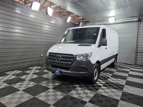 Used 2022 Mercedes-Benz Sprinter 2500 image 34