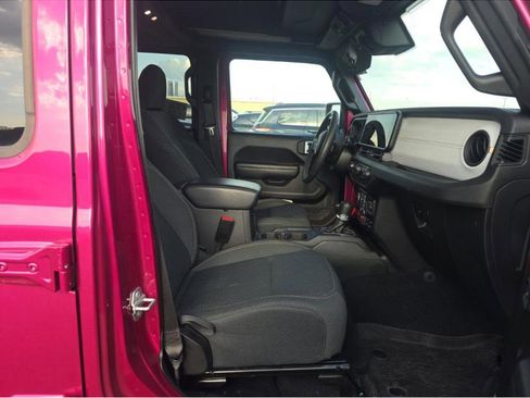 Used 2024 Jeep Wrangler Unlimited Sport AWD/4WD image 3
