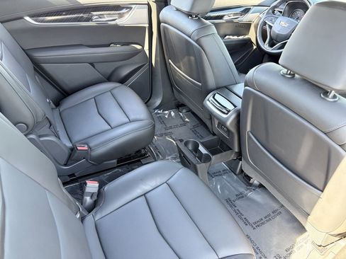 Certified 2024 Cadillac XT6 Premium Luxury w/ Technology Package FWD image 15