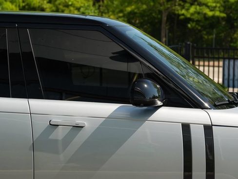 Used 2025 Land Rover Range Rover SE AWD/4WD image 22