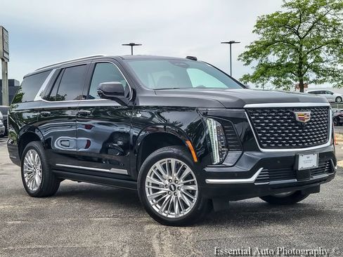 New 2026 Cadillac Escalade Luxury AWD/4WD image 2