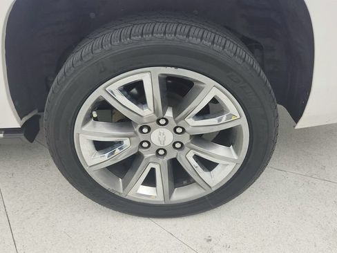 Used 2018 Chevrolet Suburban Premier AWD/4WD image 29