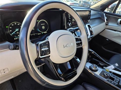 Used 2023 Kia Sorento SX Prestige image 18