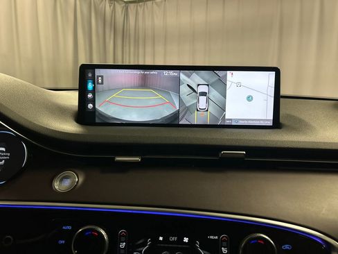 Used 2023 Genesis GV70 2.5T w/ Advanced Package image 16