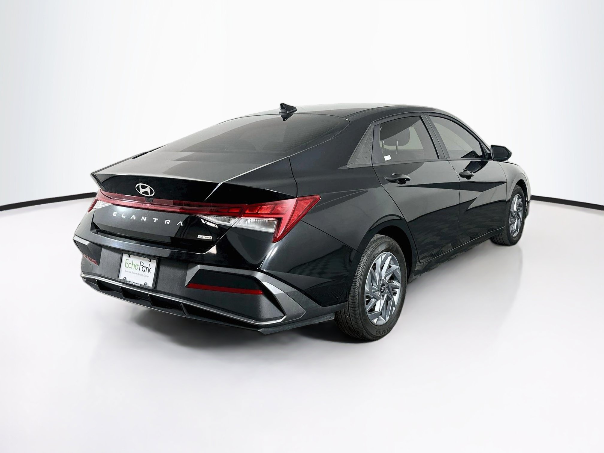Used 2025 Hyundai Elantra Hybrid FWD image 9
