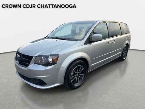 Used 2017 Dodge Grand Caravan SE image 8