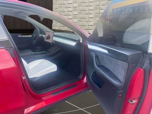 Used 2023 Tesla Model Y Long Range AWD/4WD image 12
