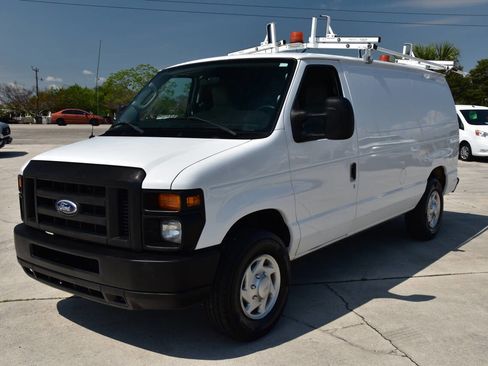 Used 2014 Ford E-150 and Econoline 150 RWD image 3