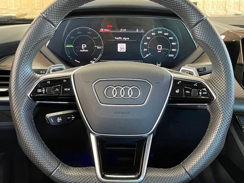 Used 2022 Audi e-tron GT Prestige w/ Prestige Package image 31