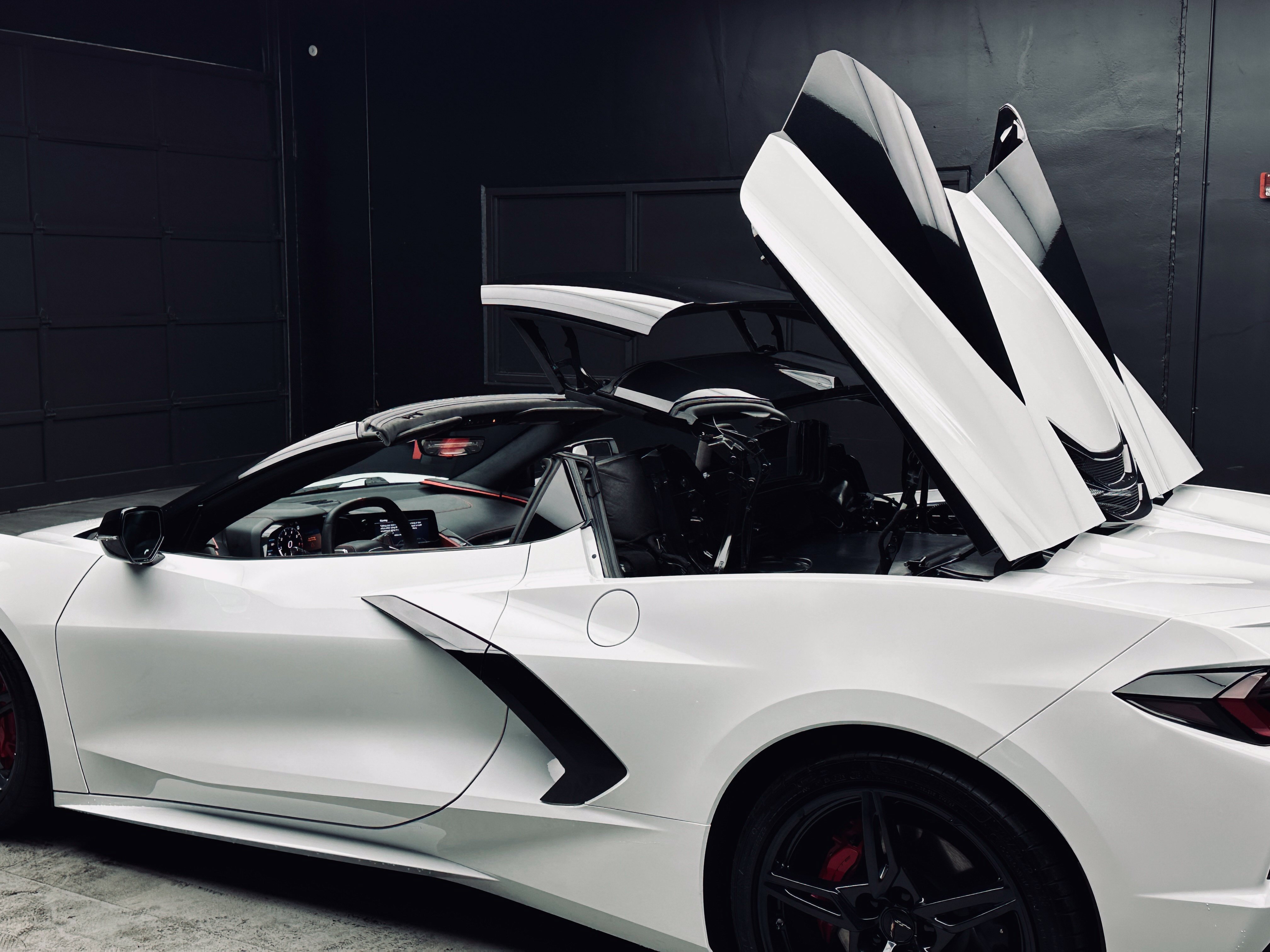 Used 2021 Chevrolet Corvette Stingray Premium Conv w/ 3LT RWD image 3