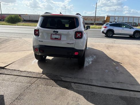 Used 2016 Jeep Renegade Trailhawk AWD/4WD image 10