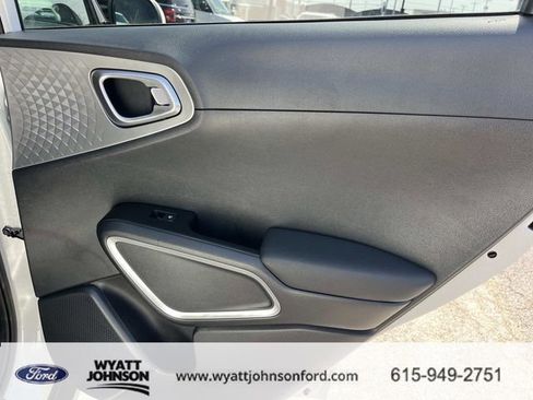 Used 2025 Kia Soul S FWD image 18
