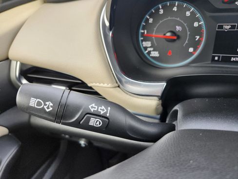 Used 2023 Chevrolet Traverse LS image 16